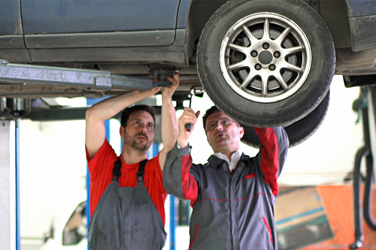 Troca de Oleo do Carro - Novau Auto Peças